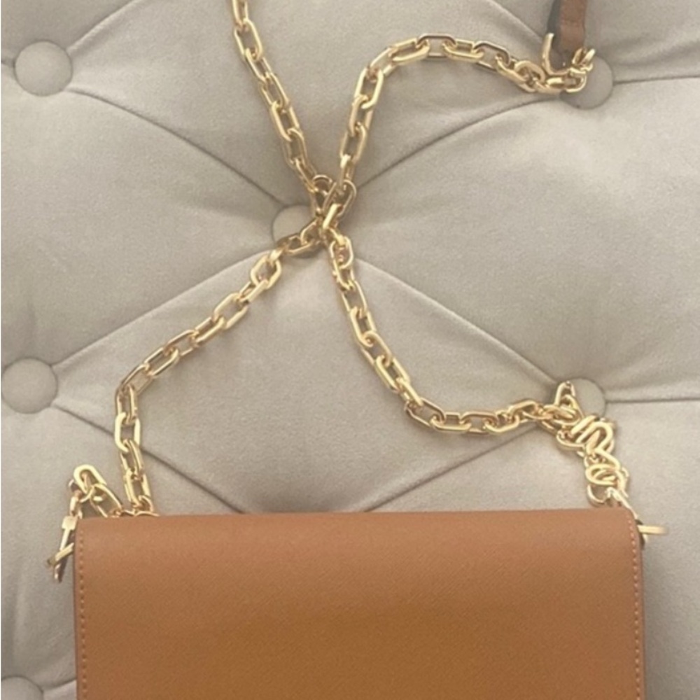 Tory Burch Tan Robinson Chain Wallet Crossbody Bag. Never used No CALLOUTS - Picture 3 of 9